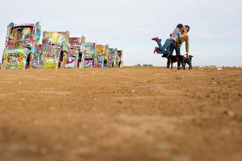 couple does same kiss embrace around the world (3)